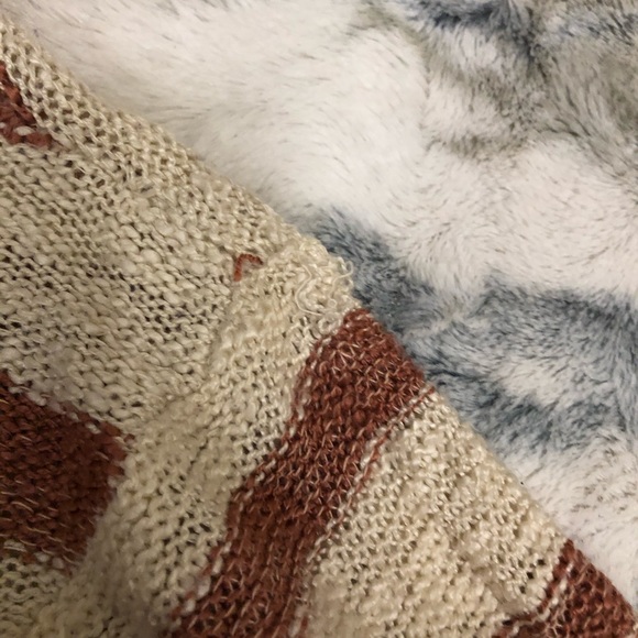 Striped sweater - Picture 7 of 8